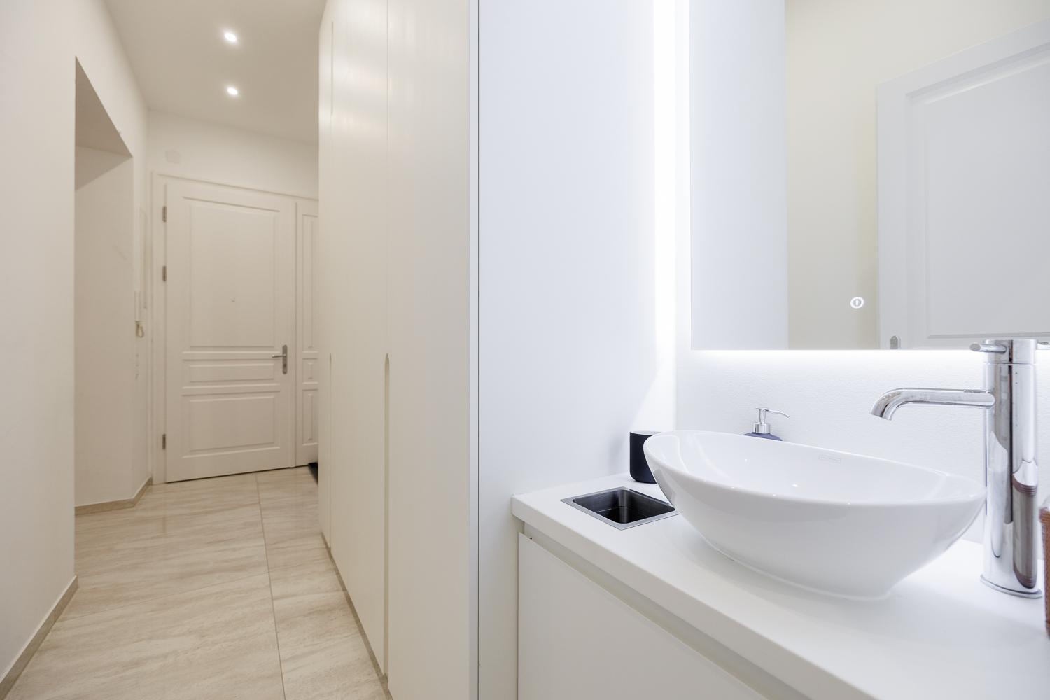 Apartment Ultra Spacious 3-bedroom 3-bath Steps From Vienna's Historic Heart Wien