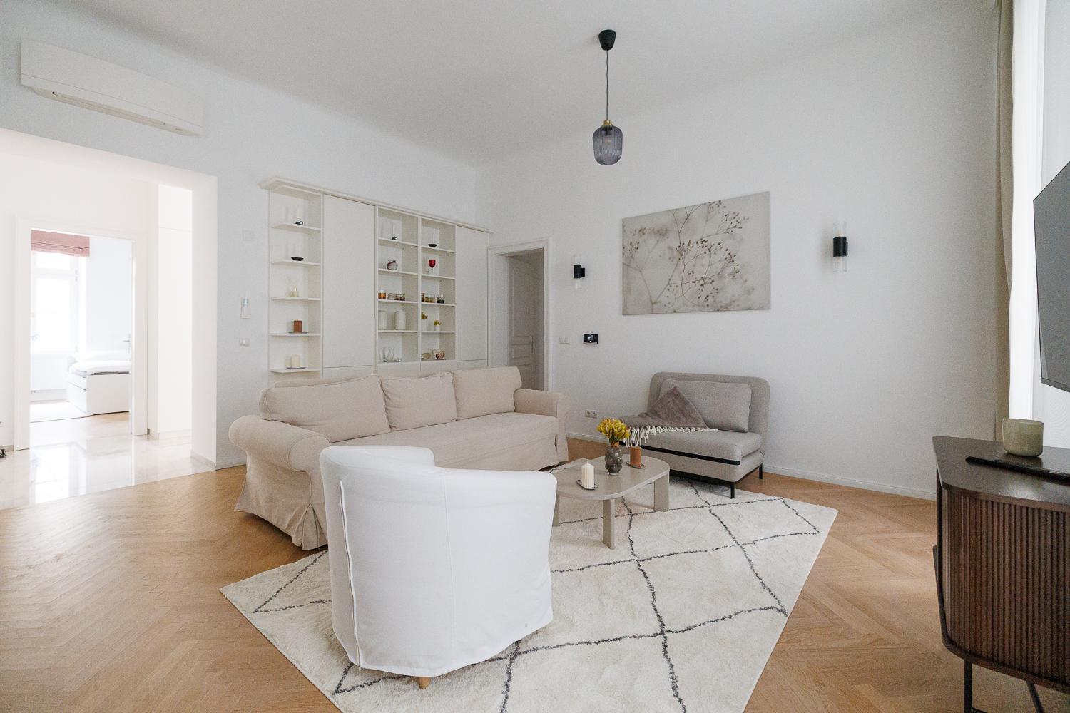 Ultra Spacious 3-bedroom 3-bath Steps From Vienna's Historic Heart Wien