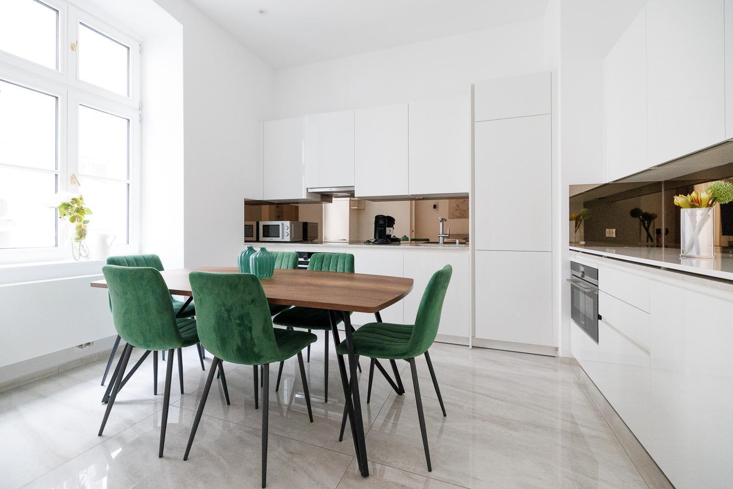 Ultra Spacious 3-bedroom 3-bath Steps From Vienna's Historic Heart * Wien