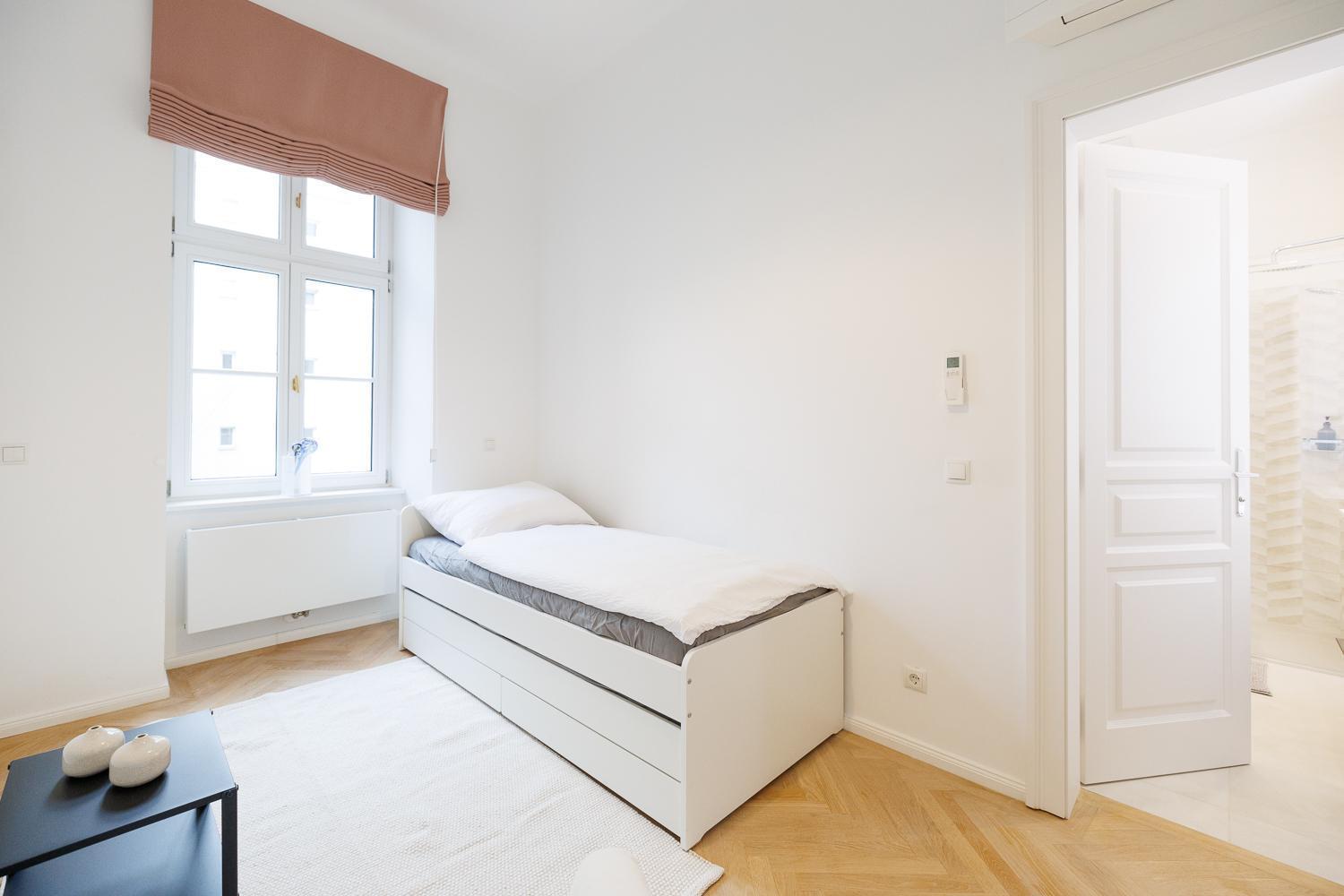 Apartment Ultra Spacious 3-bedroom 3-bath Steps From Vienna's Historic Heart Wien