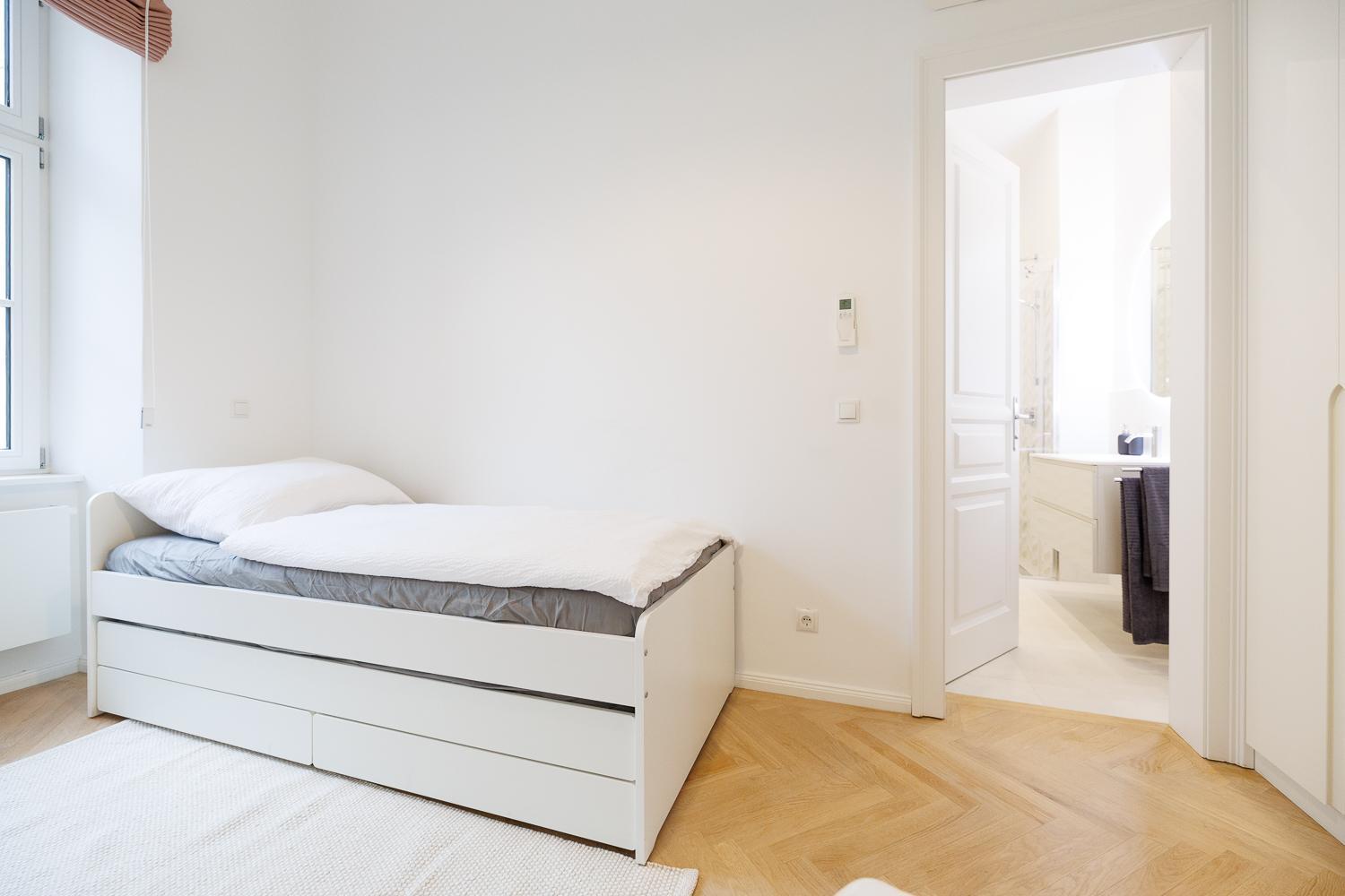 Ultra Spacious 3-bedroom 3-bath Steps From Vienna's Historic Heart * Wien